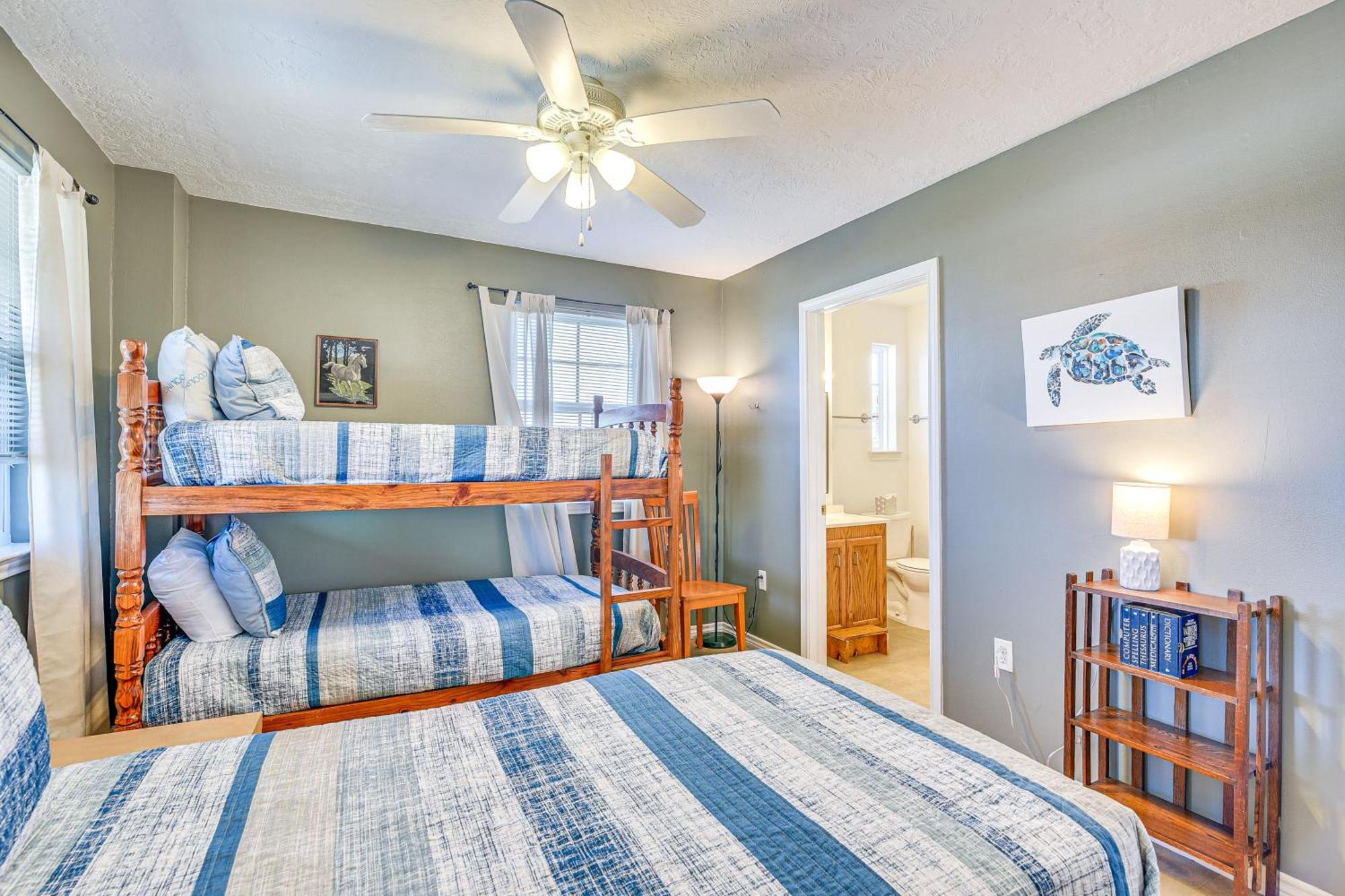 Crystal Beach Home With 2 Grills Walk To Shore! Εξωτερικό φωτογραφία