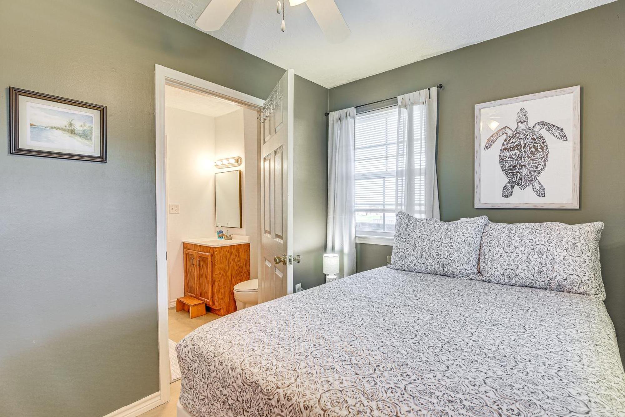 Crystal Beach Home With 2 Grills Walk To Shore! Εξωτερικό φωτογραφία
